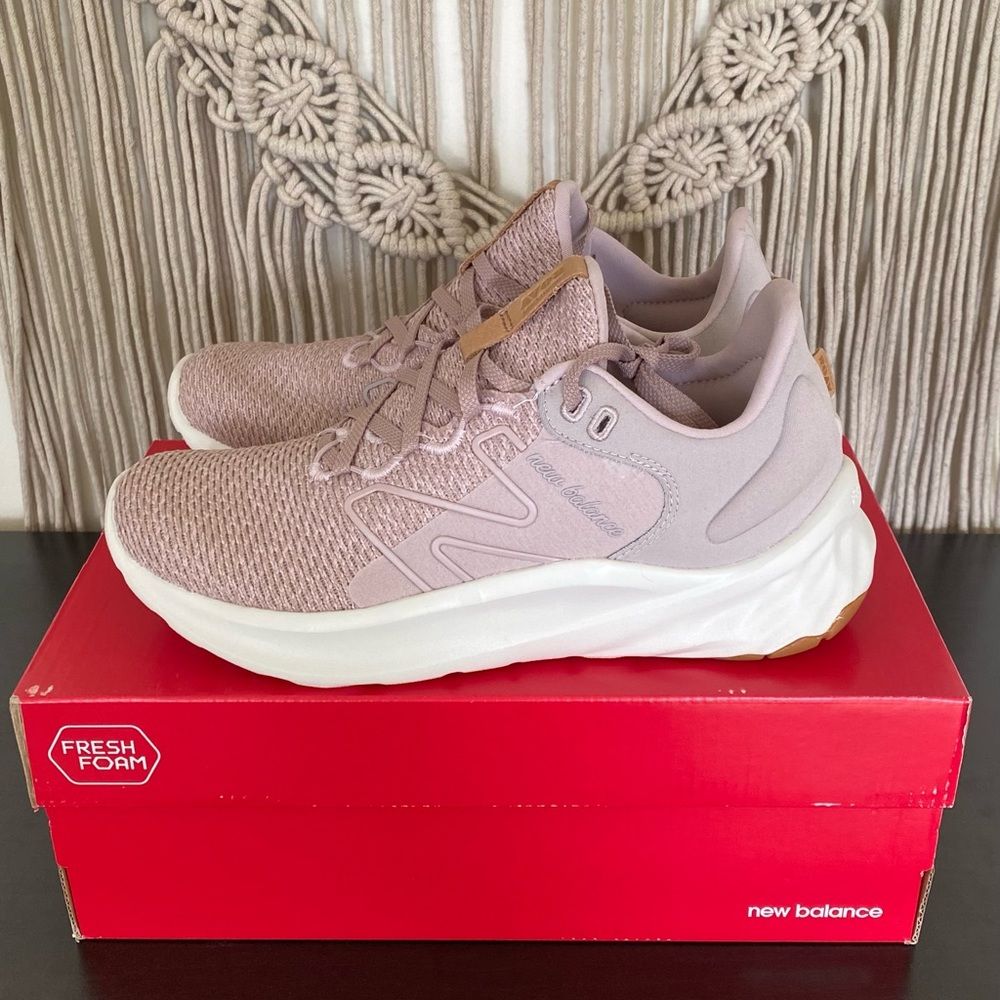 New Balance Fresh Foam Roav V2 size 8.5 Dusty Pink